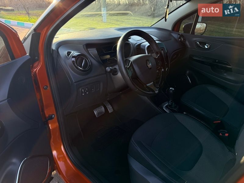 Внедорожник / Кроссовер Renault Captur 2015 в Краснограде