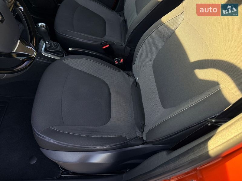 Внедорожник / Кроссовер Renault Captur 2015 в Краснограде