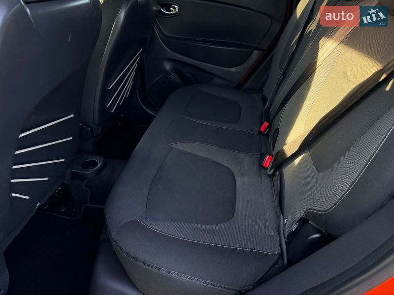 Внедорожник / Кроссовер Renault Captur 2015 в Краснограде