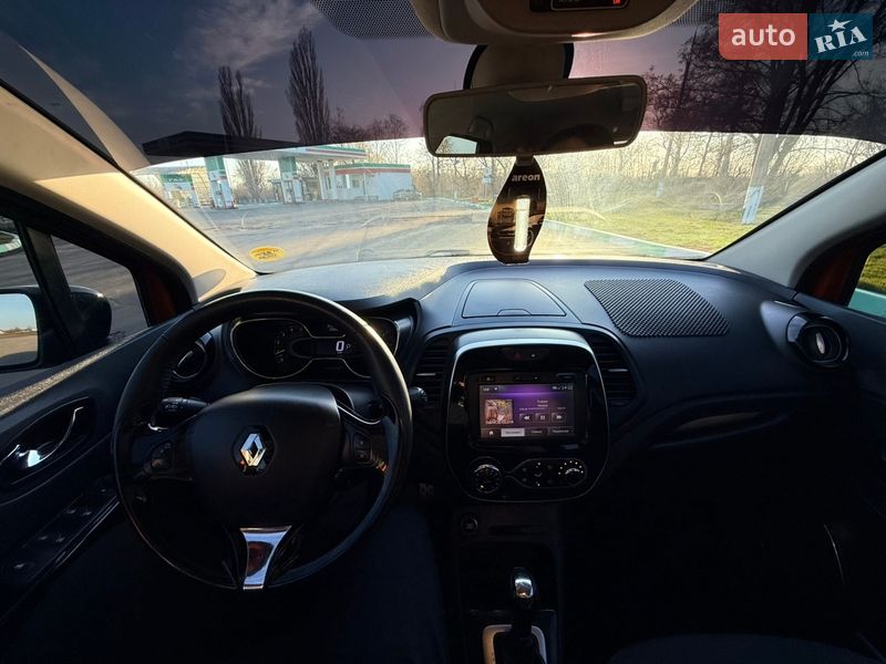 Внедорожник / Кроссовер Renault Captur 2015 в Краснограде