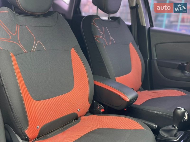 Позашляховик / Кросовер Renault Captur 2015 в Запоріжжі