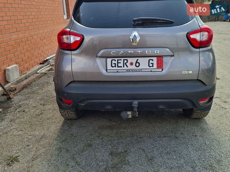 Позашляховик / Кросовер Renault Captur 2016 в Житомирі