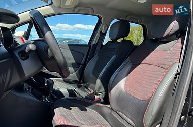 Позашляховик / Кросовер Renault Captur 2015 в Івано-Франківську