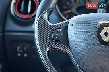 Позашляховик / Кросовер Renault Captur 2015 в Івано-Франківську