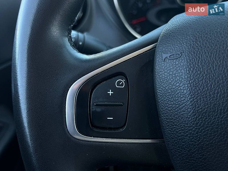 Внедорожник / Кроссовер Renault Captur 2019 в Одессе