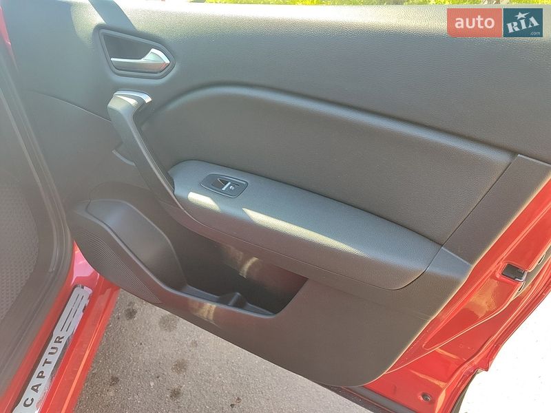 Позашляховик / Кросовер Renault Captur 2021 в Смілі