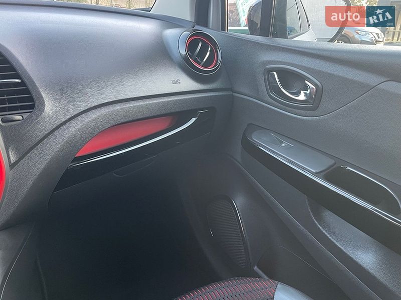 Внедорожник / Кроссовер Renault Captur 2016 в Львове