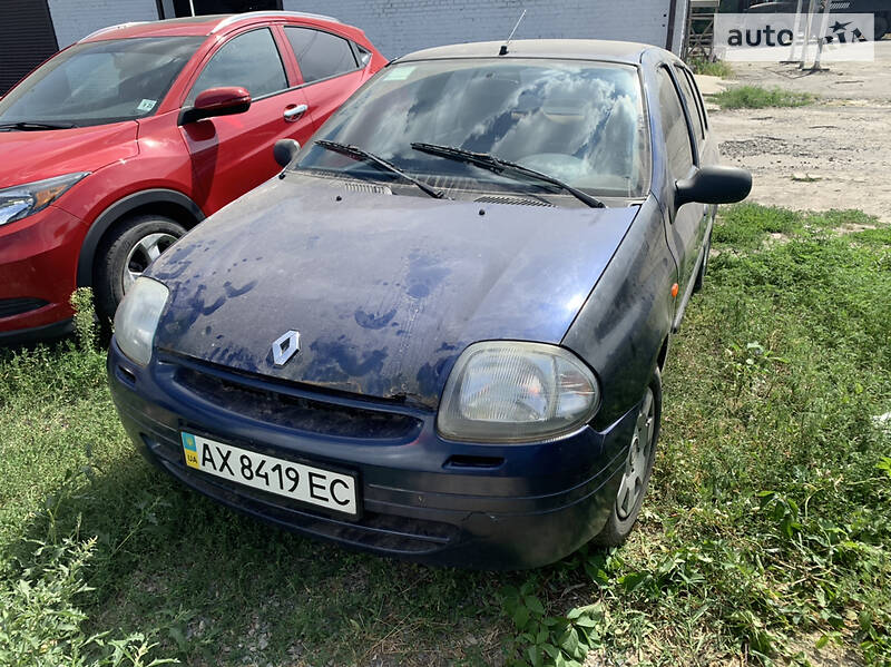 Седан Renault Clio Symbol 2001 в Харькове