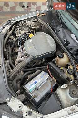 Седан Renault Clio Symbol 2003 в Львове
