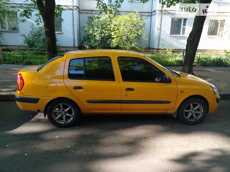 Седан Renault Clio Symbol 2003 в Киеве