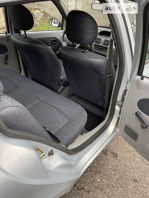 Седан Renault Clio Symbol 2003 в Одессе