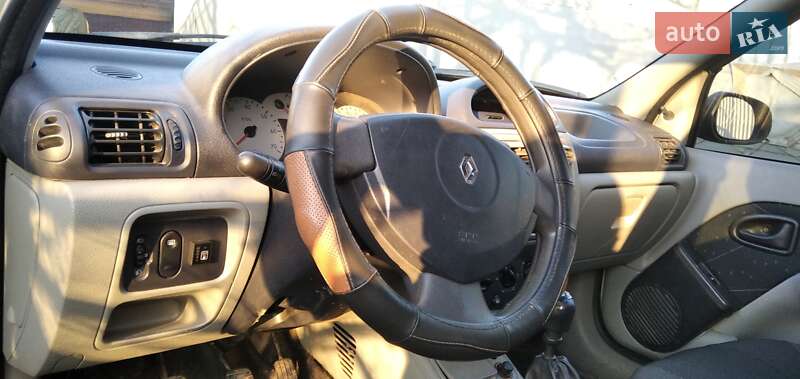 Седан Renault Clio Symbol 2003 в Ватутино