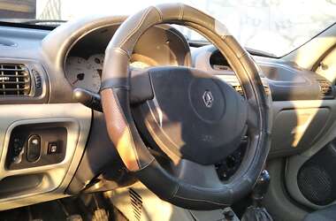 Седан Renault Clio Symbol 2003 в Ватутино