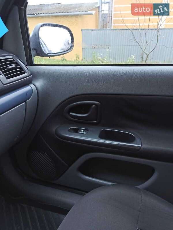 Седан Renault Clio Symbol 2008 в Черновцах