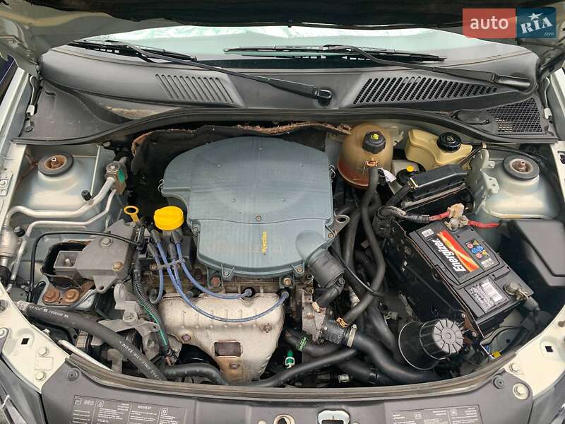 Седан Renault Clio Symbol 2003 в Киеве фото 2 Седан Renault Clio Symbol 2003 в Киеве