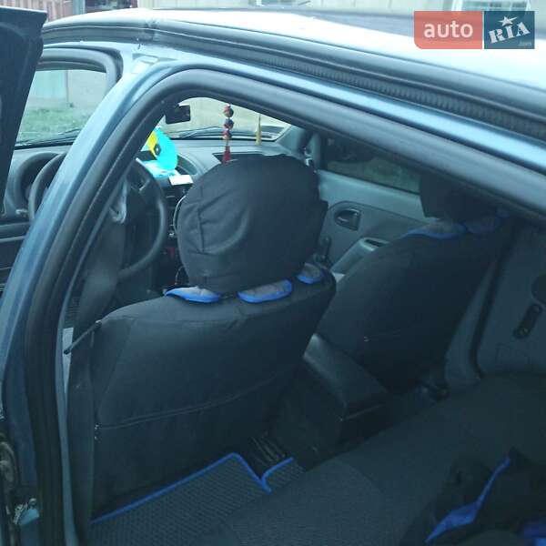 Седан Renault Clio Symbol 2006 в Вендичанах