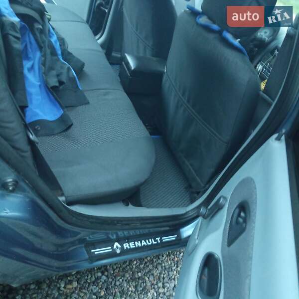 Седан Renault Clio Symbol 2006 в Вендичанах