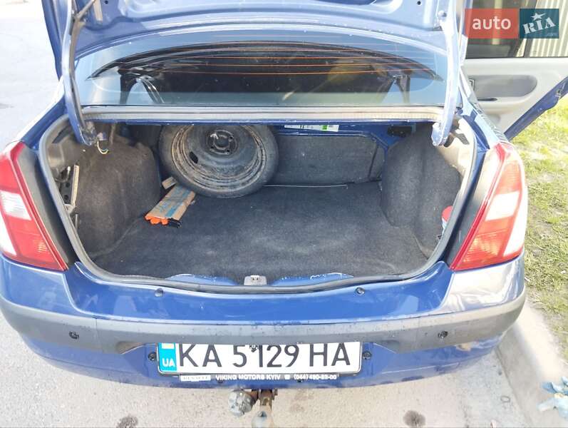 Седан Renault Clio Symbol 2005 в Киеве