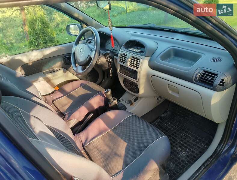 Седан Renault Clio Symbol 2005 в Львове