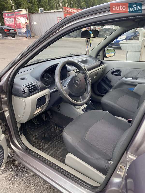 Седан Renault Clio Symbol 2003 в Киеве
