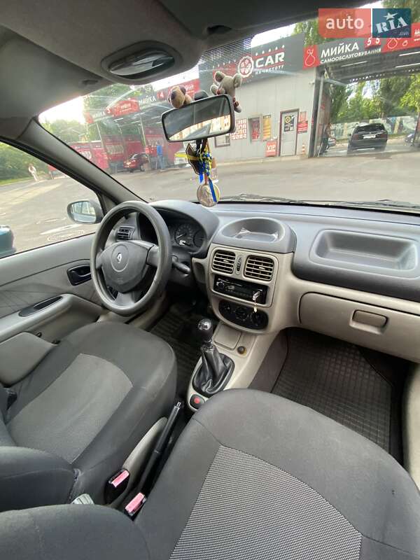 Седан Renault Clio Symbol 2003 в Киеве