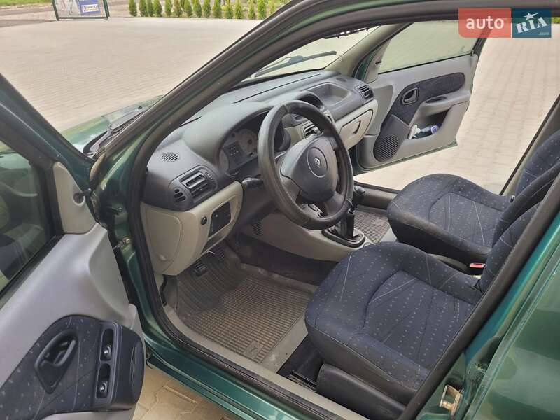 Седан Renault Clio Symbol 2003 в Макарове
