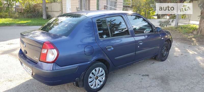 Седан Renault Clio Symbol 2006 в Черновцах