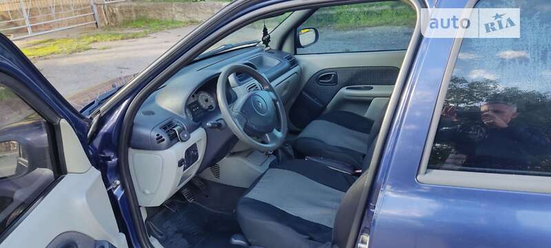 Седан Renault Clio Symbol 2006 в Черновцах
