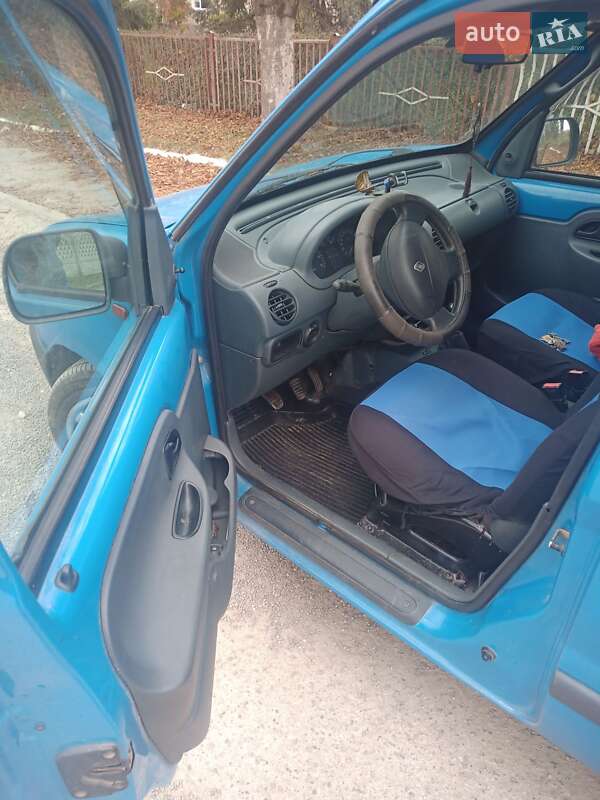 Седан Renault Clio Symbol 2001 в Тернополе