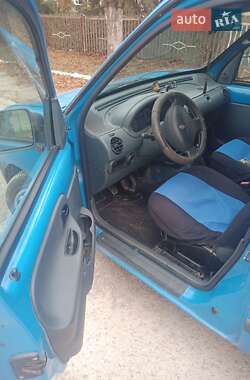Седан Renault Clio Symbol 2001 в 