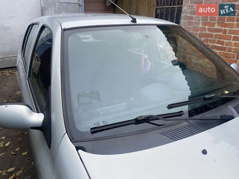 Седан Renault Clio Symbol 2004 в Ковеле