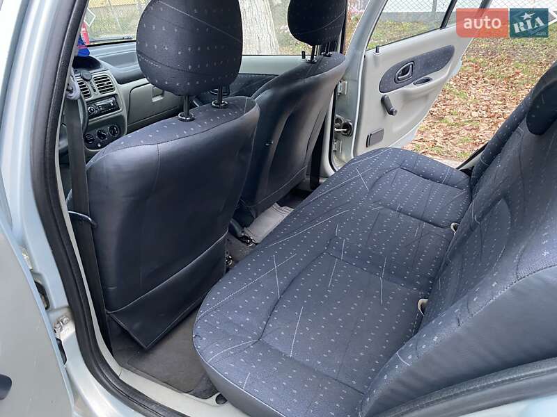 Седан Renault Clio Symbol 2004 в Ковеле