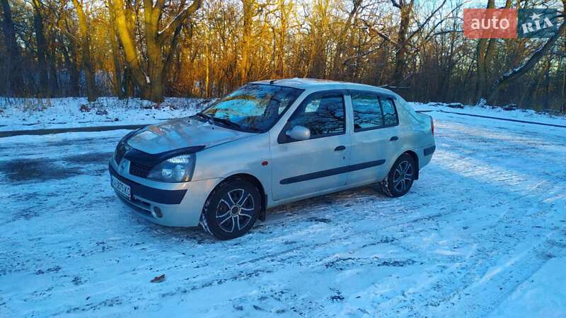 Седан Renault Clio Symbol 2002 в 