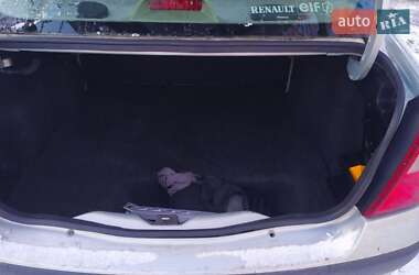 Седан Renault Clio Symbol 2002 в 