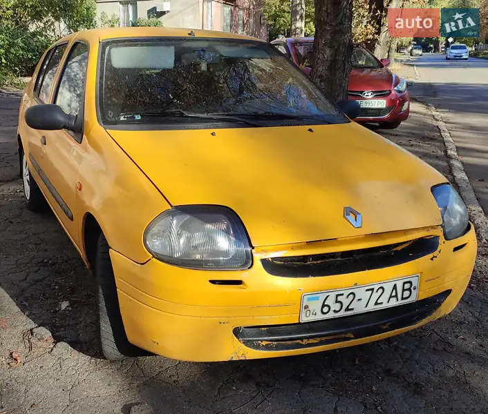 Renault Clio Symbol 2001