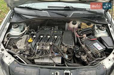 Седан Renault Clio Symbol 2004 в 