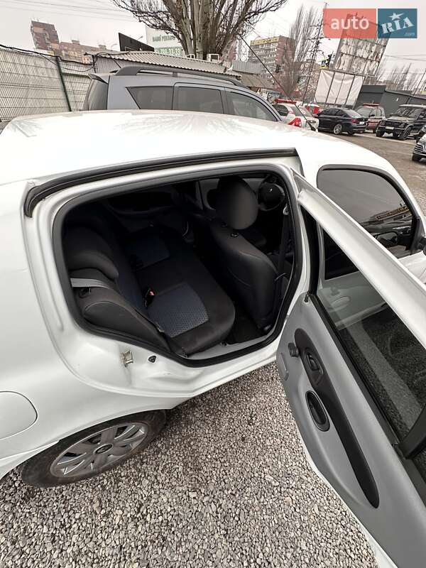 Седан Renault Clio Symbol 2008 в Днепре