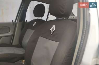 Седан Renault Clio Symbol 2002 в 
