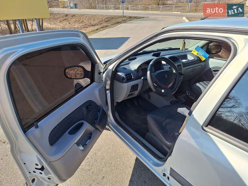 Седан Renault Clio Symbol 2003 в Киеве
