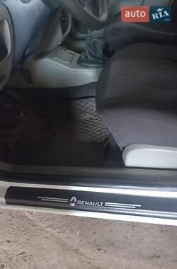 Седан Renault Clio Symbol 2004 в 