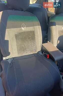 Седан Renault Clio Symbol 2003 в Харькове