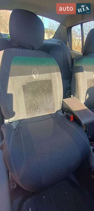 Седан Renault Clio Symbol 2003 в Харькове