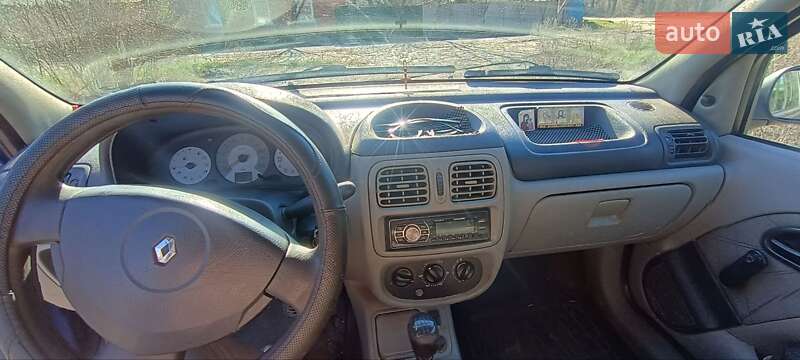Седан Renault Clio Symbol 2003 в Харькове