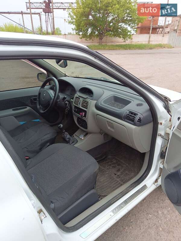 Седан Renault Clio Symbol 2003 в Кривом Роге