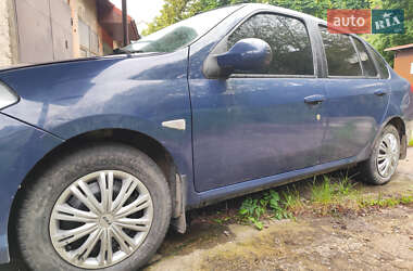 Седан Renault Clio Symbol 2011 в 