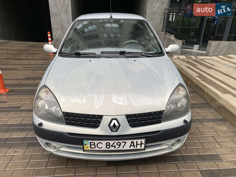 Седан Renault Clio Symbol 2002 в Киеве