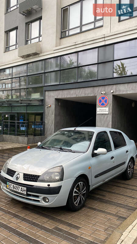 Седан Renault Clio Symbol 2002 в Киеве
