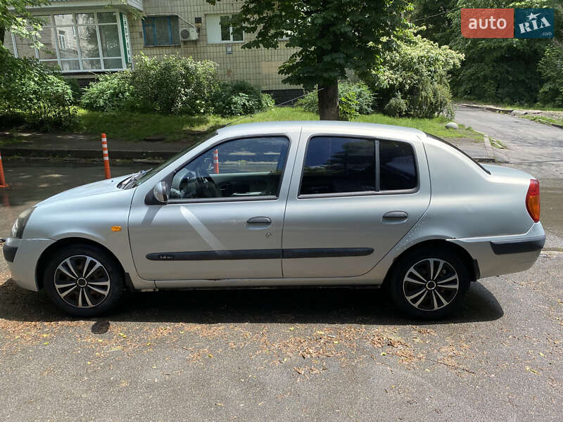 Седан Renault Clio Symbol 2002 в Киеве