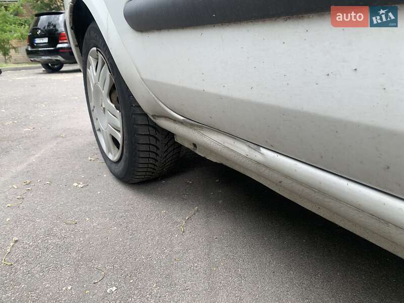 Седан Renault Clio Symbol 2006 в Киеве