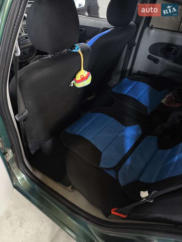 Седан Renault Clio Symbol 2003 в Золочеве